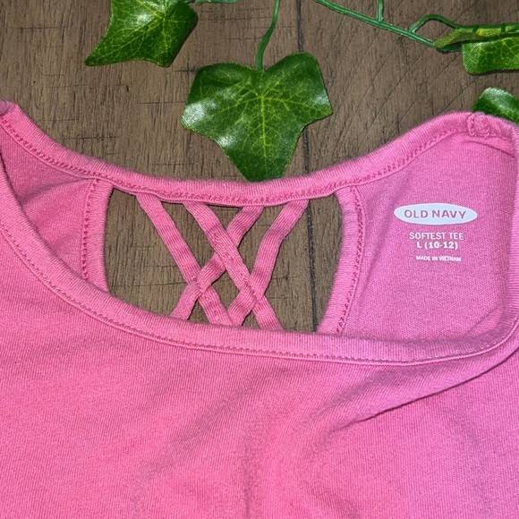 Old Navy Tee shirt - Picture 3 of 4